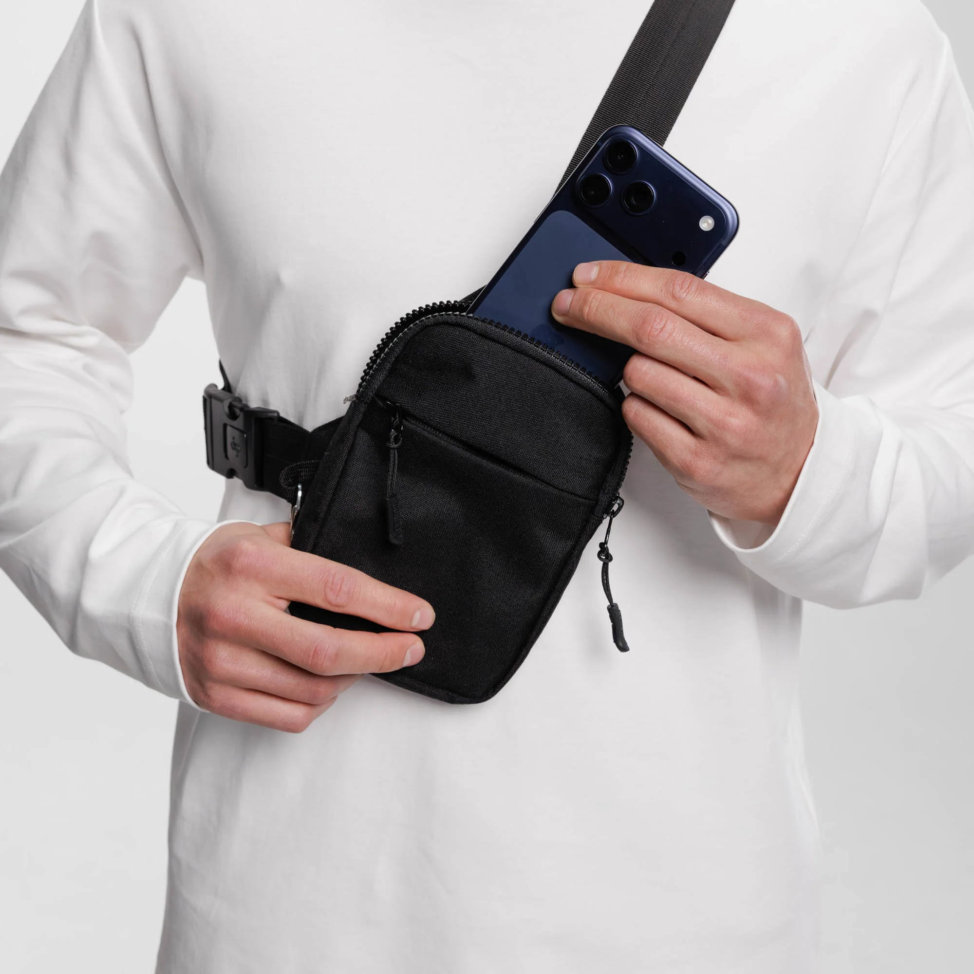 Travel Sling Bag 2.0 - Image 11