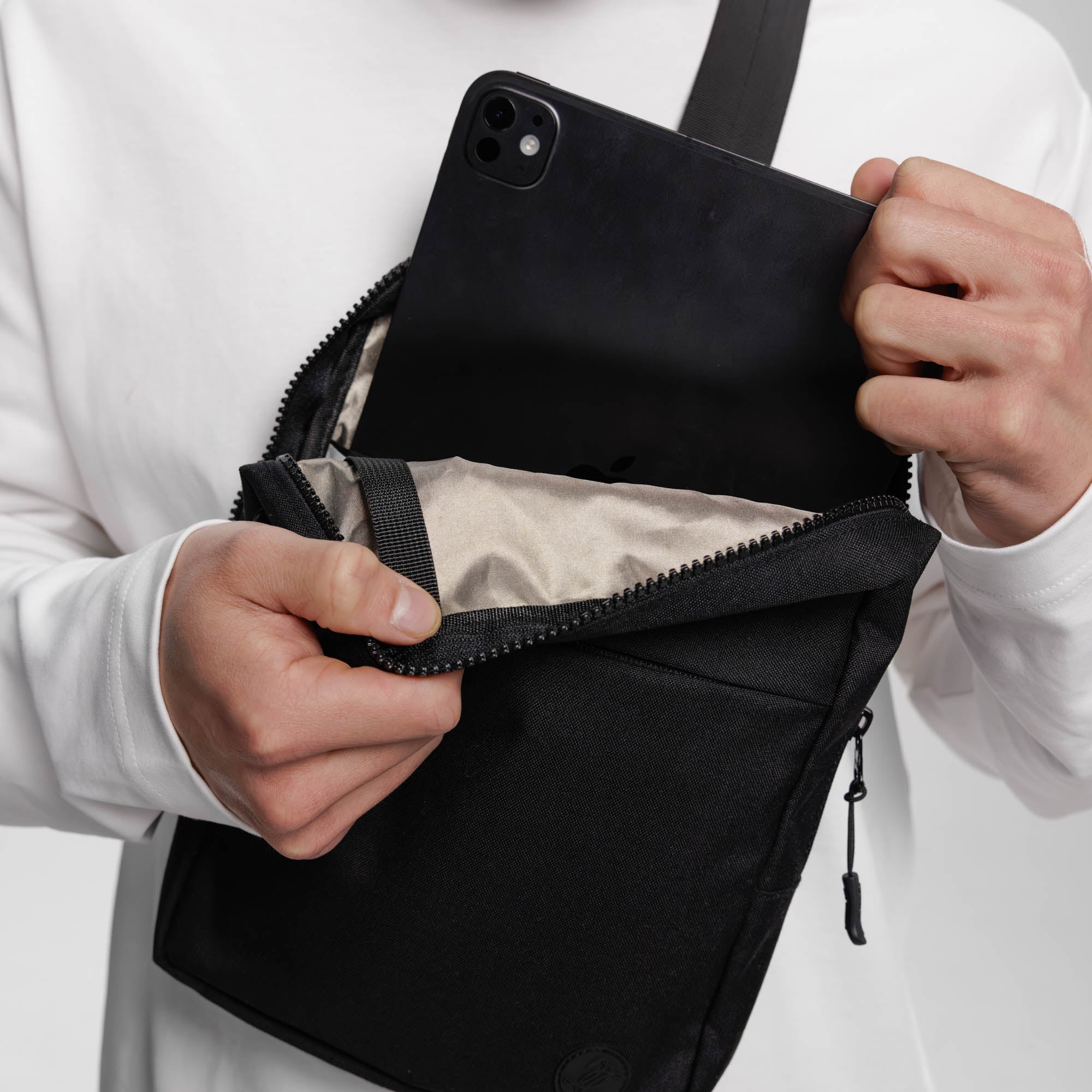 Travel Sling Bag 2.0 - Image 4